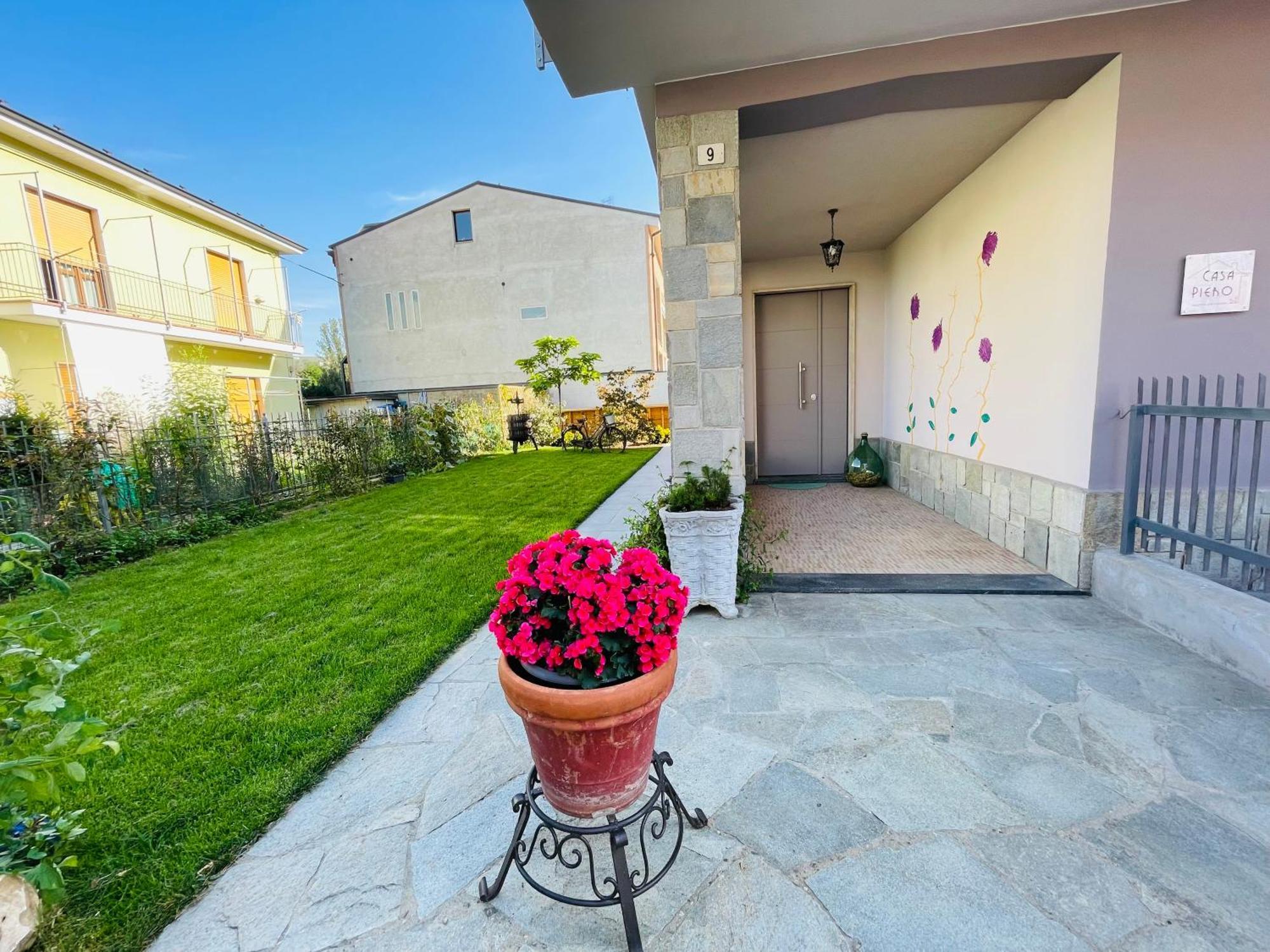 Casa Piero, Relax E Piscina Privata Tra Le Colline Delle Langhe Alba (Piedmont) Exterior foto